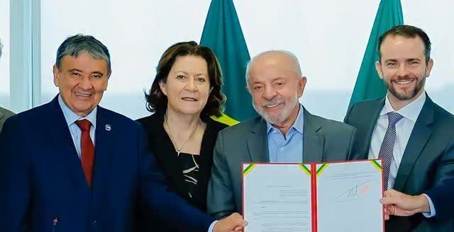 Presidente Lula anuncia reajuste de 15% no Bolsa Família para ajudar famílias