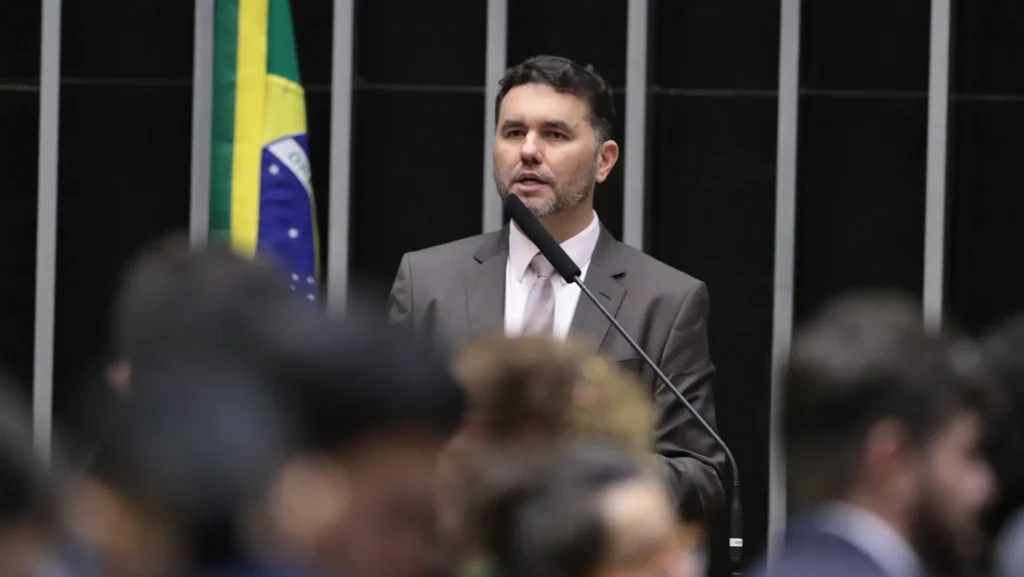 Relator do PNE, Moses Rodrigues libera R$ 280 bi para educação