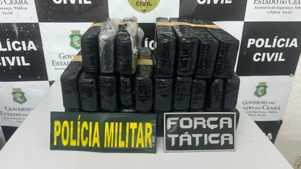 PMCE apreende 21 kg de maconha em Tauá e realiza prisões importantes