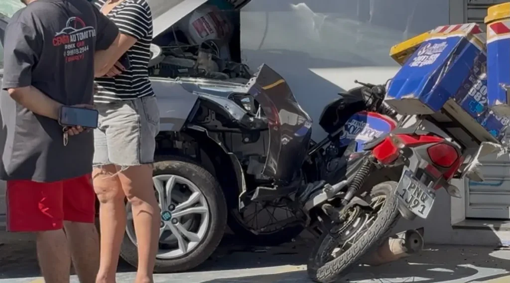 Mulher fica gravemente ferida após atropelamento em Fortaleza