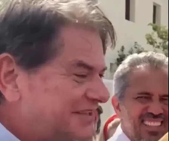 Cid Gomes vota em Sobral e reafirma lealdade política.