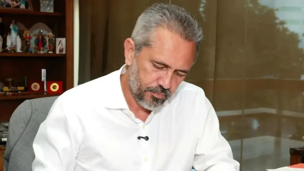 Elmano envia à Alece projeto do Refis 2026 com descontos atrativos