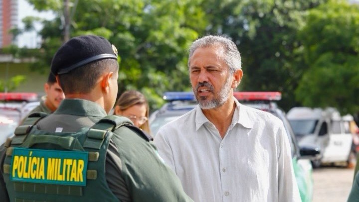 Governador Elmano entrega 40 novas viaturas para PM cearense