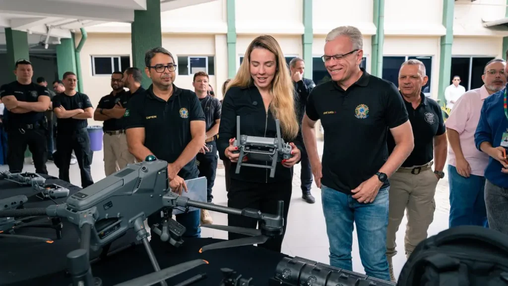 Jade destaca investimentos do governo para policiais penais