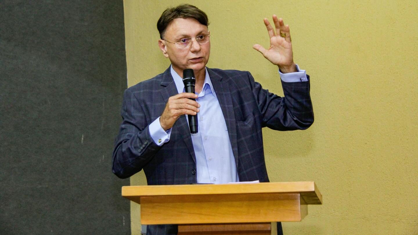 BNB demite Vandir Farias e nomeia Vicente Aquino para Negócios